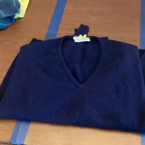 100% Lambswool Navy sweater made in England